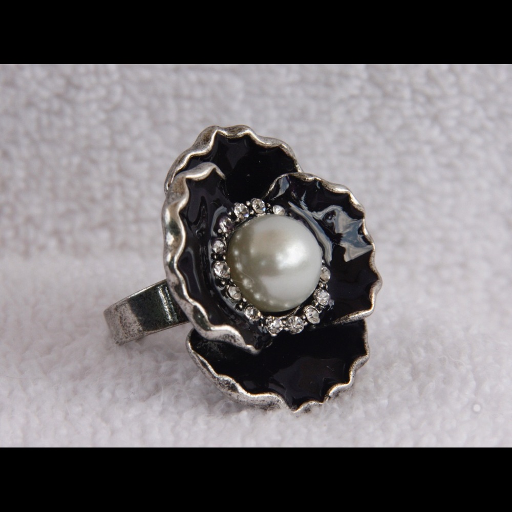 Flowered rings - Picture 4 of 8